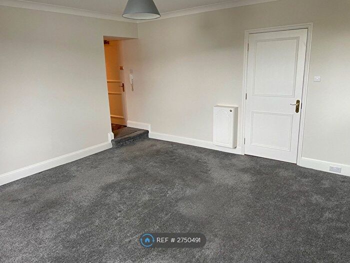 1 Bedroom Flat To Rent In Lincombe Hill Road, Torquay, TQ1