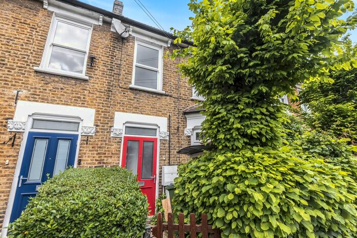 2 Bedroom Flat To Rent In Gurdon Road, London, SE7
