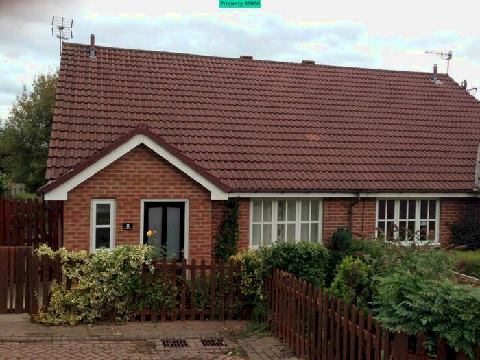 2 Bedroom Semi-Detached Bungalow To Rent In Wensleydale Avenue, Leeds, LS12