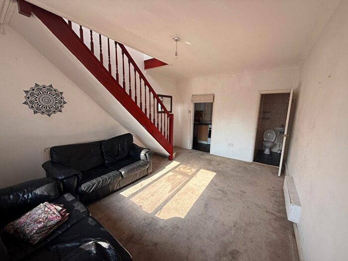 2 Bedroom Semi-Detached House To Rent In Gordon Road, Chadwell Heath, RM6