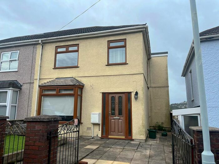 2 Bedroom Semi-Detached House To Rent In St. Elmo Avenue, St. Thomas, Swansea, SA1