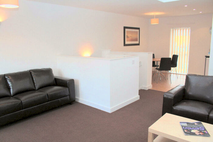 3 Bedroom Town House To Rent In Boston Street, Hulme, Manchester, Greater Manchester, M15