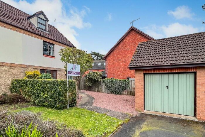 3 Bedroom Semi-Detached House For Sale In Essex Close, Powick, Worcester, WR2