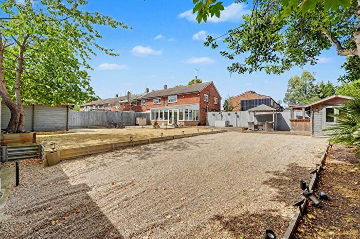 3 Bedroom End Of Terrace House For Sale In Burydale, Stevenage, Hertfordshire, SG2