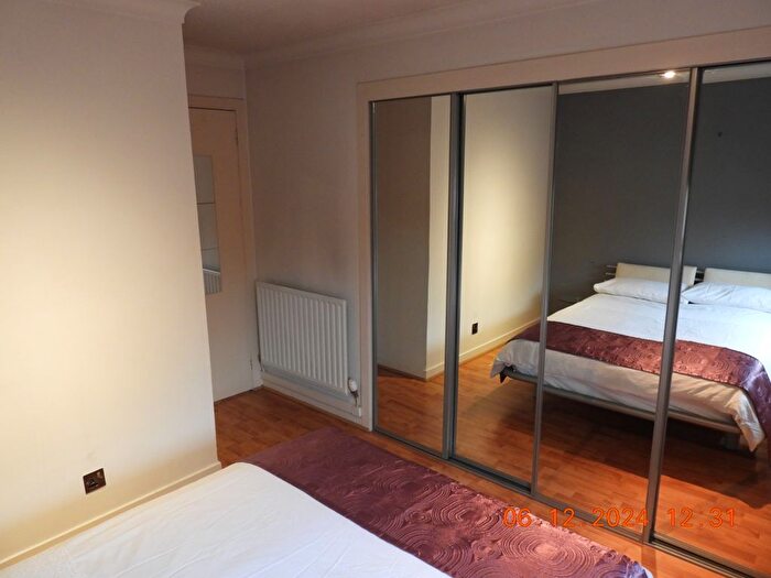 1 Bedroom Flat To Rent In Tibbermore Road, Glasgow, G11