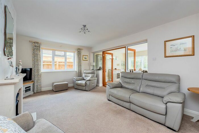 3 Bedroom Bungalow For Sale In Fernhurst Drive, Goring-By-Sea, BN12