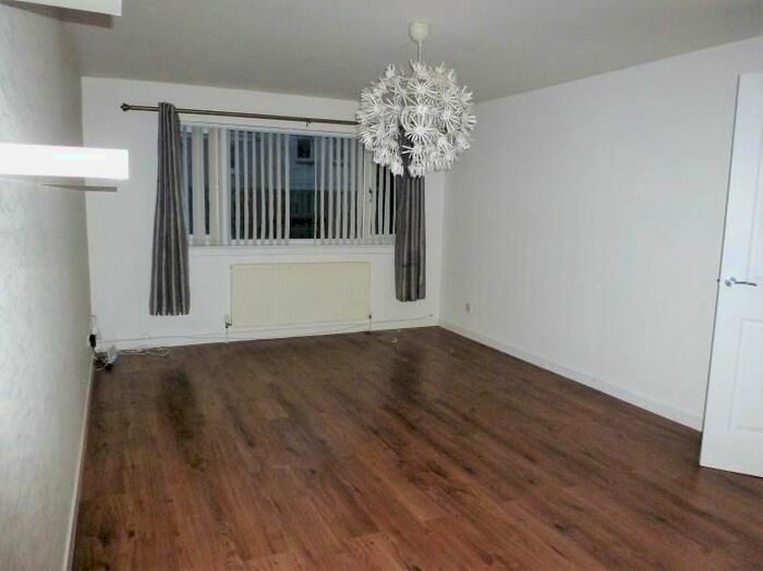 4 Bedroom End Of Terrace House To Rent In Shalloch Place, Bourtreehill South, Irvine KA11