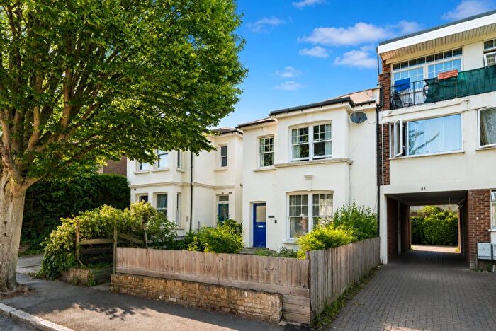 2 Bedroom Flat For Sale In Clarence Road, London, N22
