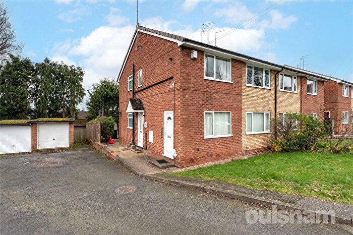 2 Bedroom Maisonette For Sale In Malfield Avenue, Redditch, Worcestershire, B97