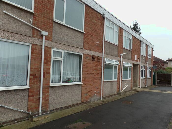 2 Bedroom Flat To Rent In Chesil Way, Hayes UB4