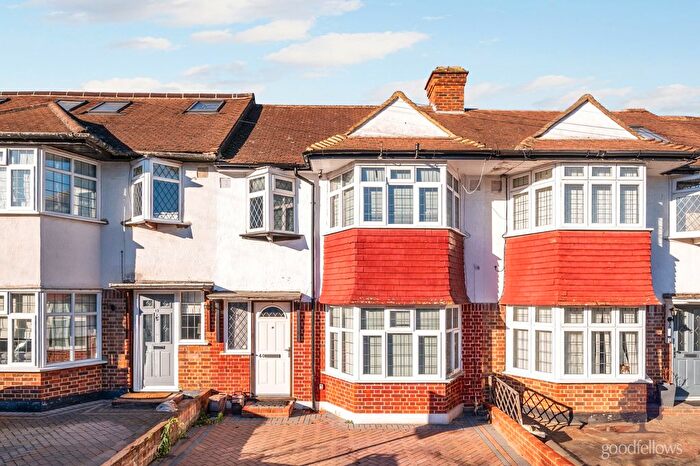 3 Bedroom Detached House To Rent In Wolsey Crescent, Morden, Surrey, SM4