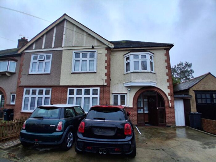 3 Bedroom House To Rent In Brancaster Road, Newbury Park, IG2