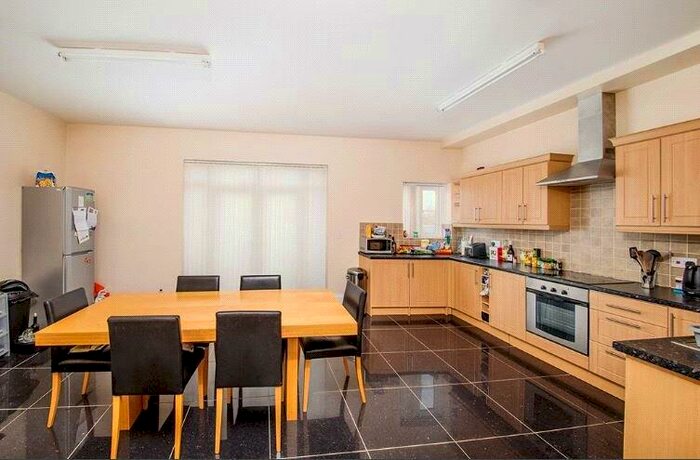 1 Bedroom Apartment To Rent In Gilesgate (Room ), Durham, DH1