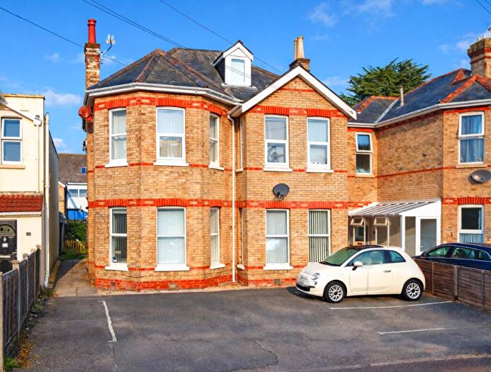 2 Bedroom Maisonette For Sale In C Alum Chine Road, Bournemouth, Dorset, BH4