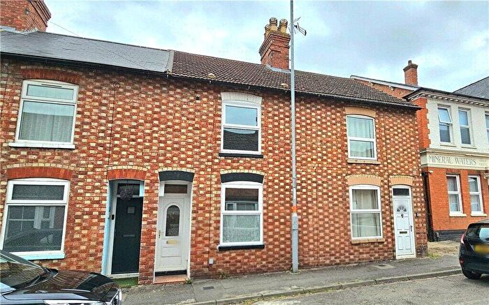 3 Bedroom Terraced House To Rent In Grove Road, Rushden, NN10
