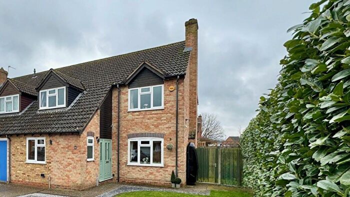 4 Bedroom Semi-Detached House For Sale In Grassmead, Thatcham, RG19