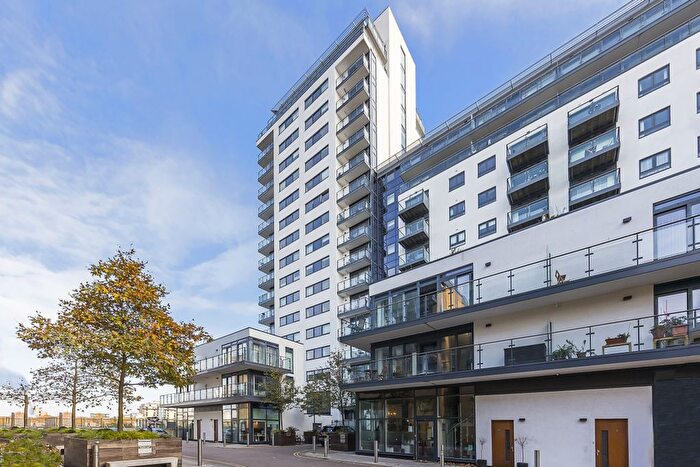 2 Bedroom Flat To Rent In Knights Tower, Deptford, SE8