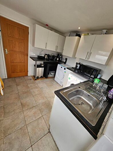 1 Bedroom End Of Terrace House To Rent In Broomfield Road, Romford, RM6