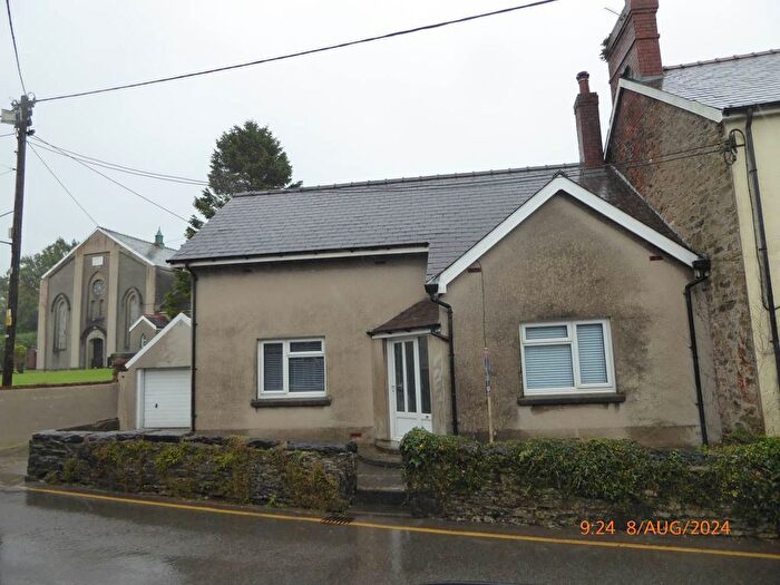 2 Bedroom Semi-Detached Bungalow To Rent In Station Rd, St Clears, Carmarthen, SA33