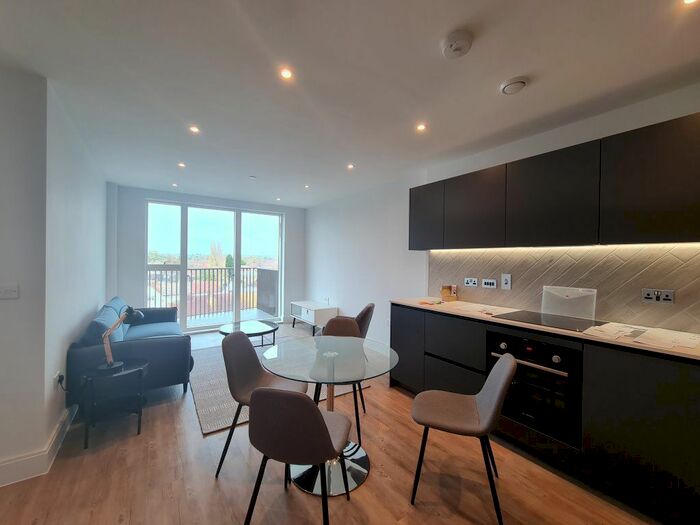 Studio To Rent In Memorial Avenue, Slough, SL1