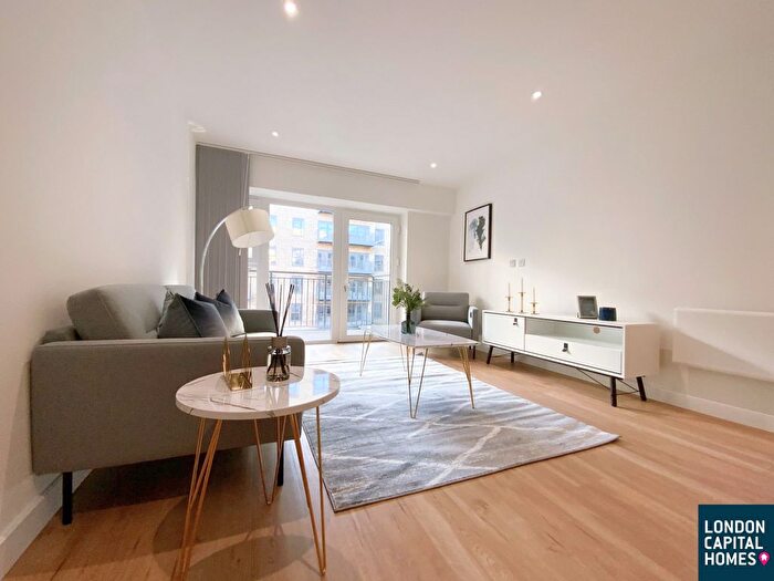 2 Bedroom Flat To Rent In Fairbank House, Beaufort Square, London, NW9