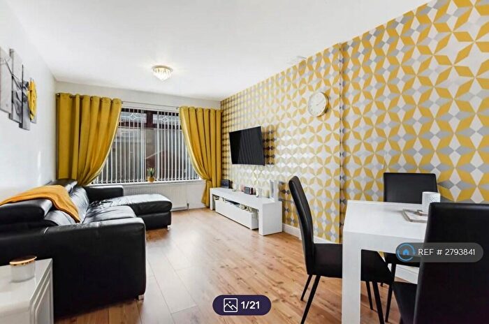 2 Bedroom Terraced House To Rent In West Park Avenue, Glenrothes, KY6