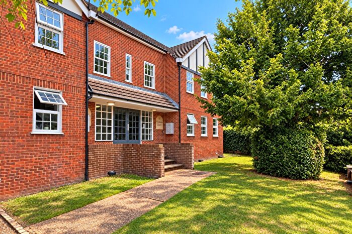 1 Bedroom Apartment To Rent In West Wycombe Road, High Wycombe, HP11