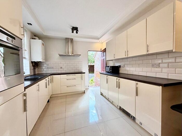 3 Bedroom Terraced House For Sale In Howard Street, Loughborough, LE11