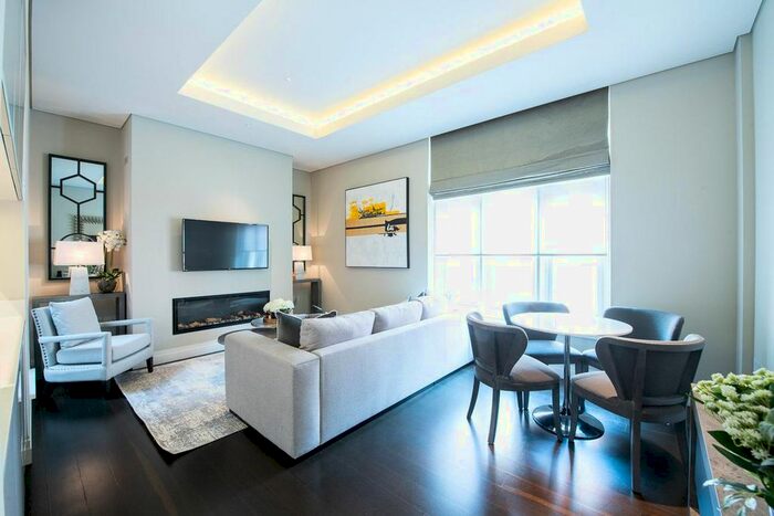 2 Bedroom Flat To Rent In Green Street, Mayfair, W1K