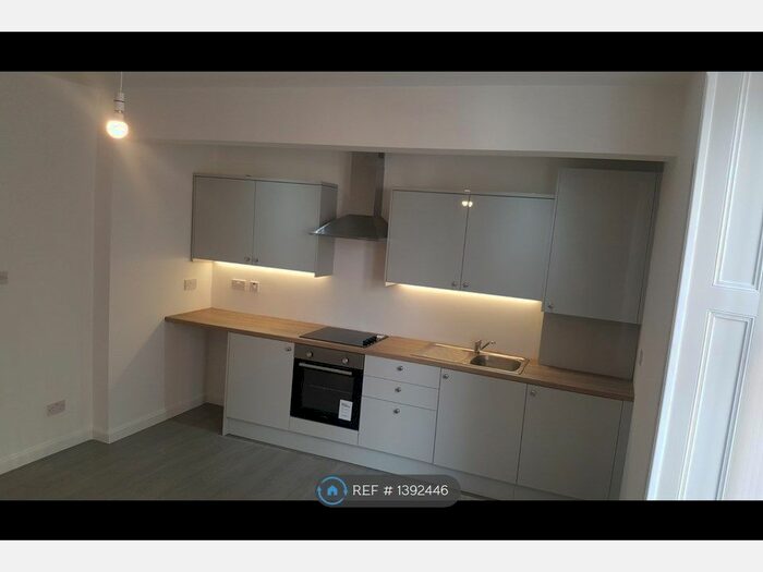 2 Bedroom Flat To Rent In Avon Street, Hamilton, ML3