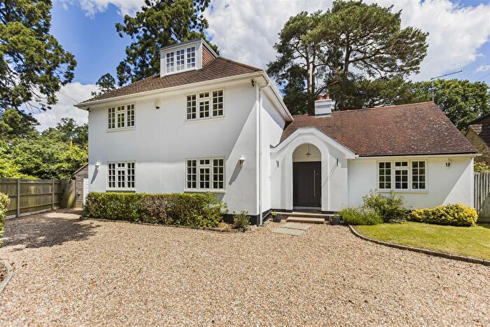 6 Bedroom Detached House For Sale In Pine Grove, Brookmans Park, AL9