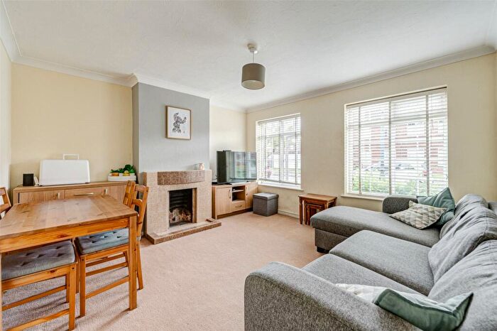 2 Bedroom Flat For Sale In Gaisford Close, Worthing, West Sussex, BN14