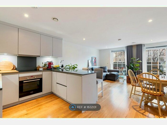 3 Bedroom Flat To Rent In Dalston Lane, London, E8