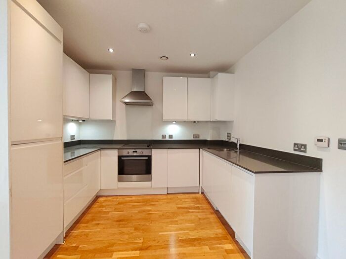 2 Bedroom Flat To Rent In Hanger Lane, London, W5