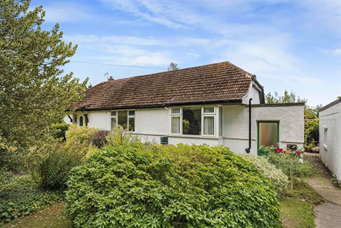 4 Bedroom Detached House For Sale In Danesbury Lane, Welwyn, AL6