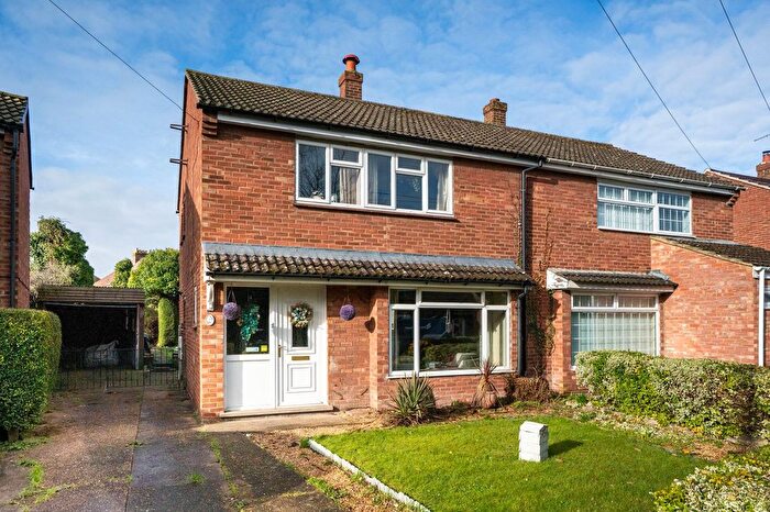 3 Bedroom Semi Detached House For Sale In Neale Close, Cambridge, CB1