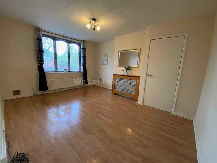 1 Bedroom Apartment To Rent In Bevill Square, Salford, M3