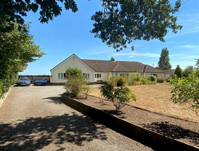 6 Bedroom Bungalow For Sale In Chattisham, Ipswich, IP8