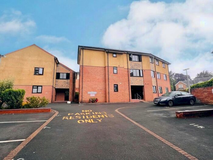 2 Bedroom Flat To Rent In Dovetail Court, Park Street, Taunton, Somerset, TA1
