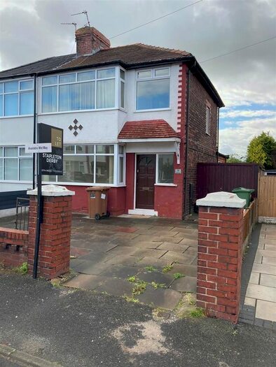 3 Bedroom Semi-Detached House To Rent In Fairway, Windle, St. Helens, WA10
