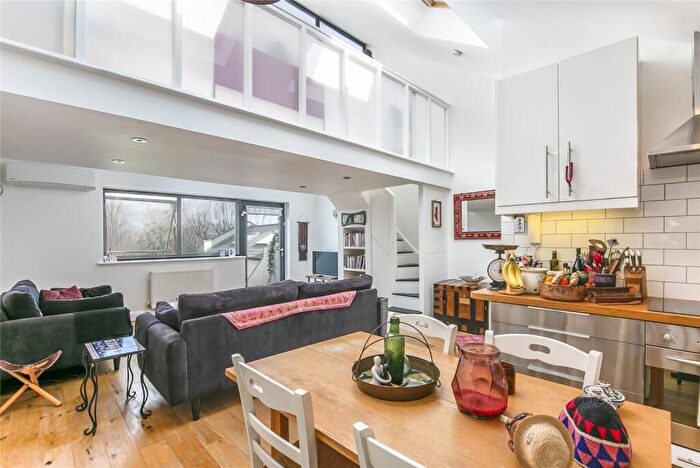 2 Bedroom Apartment To Rent In Florida Street, Bethnal Green, London, E2