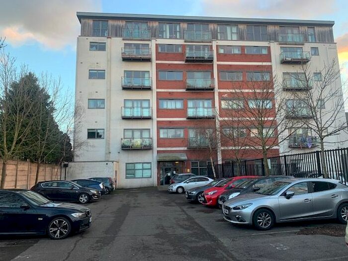 2 Bedroom Flat To Rent In Kingsley Mews, Ilford IG1