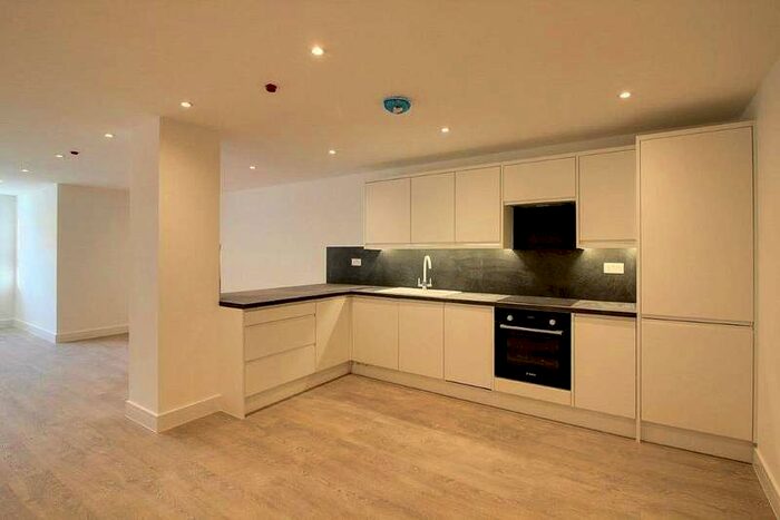 2 Bedroom Flat To Rent In Chichester Road, Southend On Sea, Essex, SS1