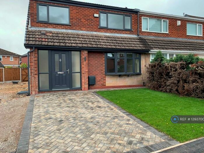 3 Bedroom Semi-Detached House To Rent In Ellenbrook Road, Worsley, Manchester, M28