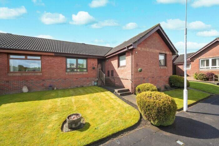 2 Bedroom Semi-Detached Bungalow For Sale In Ash Grove, Cowdenbeath, KY4