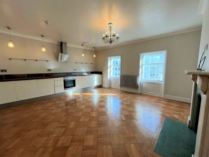 2 Bedroom Apartment To Rent In Grafton Street, Brighton, BN2