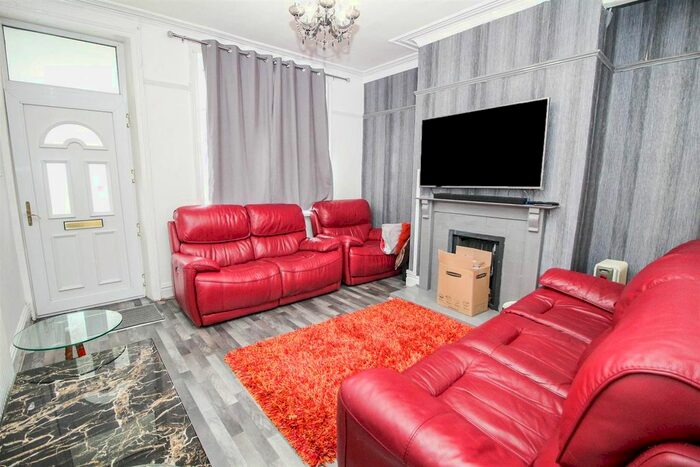3 Bedroom Terraced House For Sale In Ramsey Street, Bradford, BD5