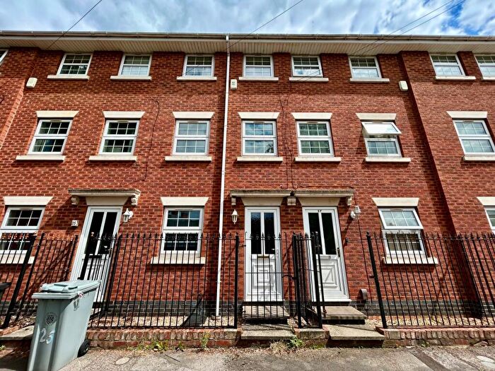 4 Bedroom House To Rent In Queen Street, Grantham, NG31