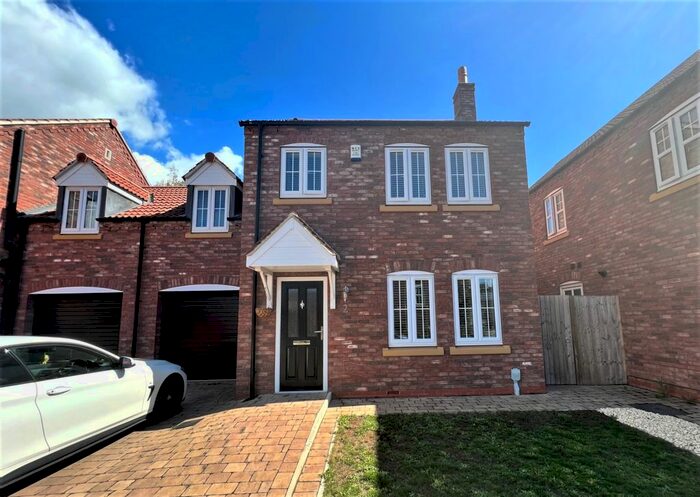 3 Bedroom Semi-Detached House To Rent In Lailey Grove, Hull, HU13