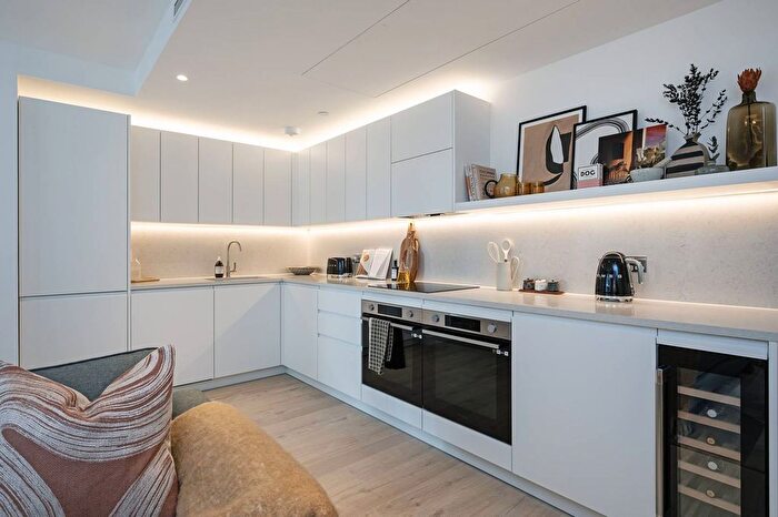 3 Bedroom Flat To Rent In New Drum Street, Aldgate, London, E1